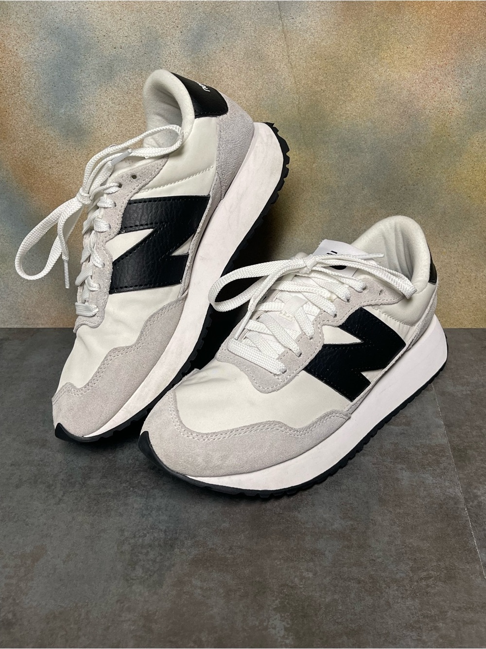 New Balance 237 Women's Sneakers White/Grey/Black Size 8.5B - Picture 14 of 16
